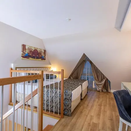 Haydarpasha Palace 아브살라르